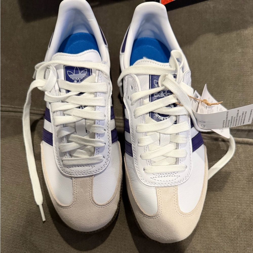 ADIDAS Samba sneakers. New with tags. Never worn 
Men’s size 7.5/ Women’s 8.5